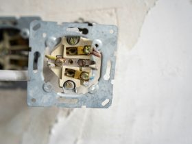 régi elektromos hálózat felújítása